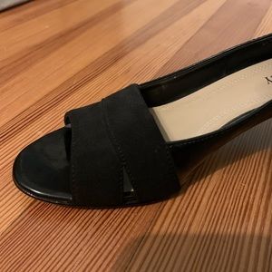 black leather sole kitten heels